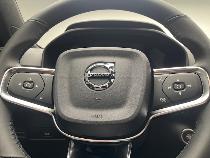 Vehicle image VOLVO XC40