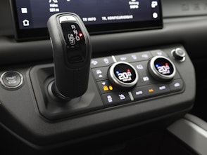 Vehicle image LAND ROVER Defender 110 3.0 D I6 300 X-Dynamic HSE