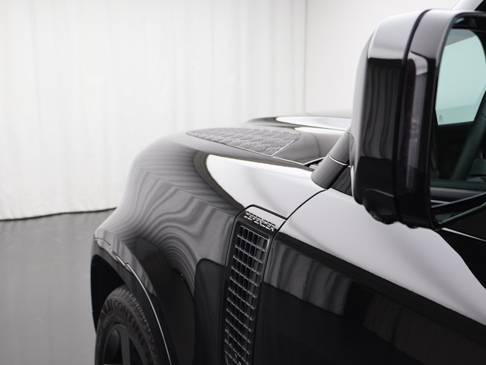 Vehicle image LAND ROVER DEFENDER