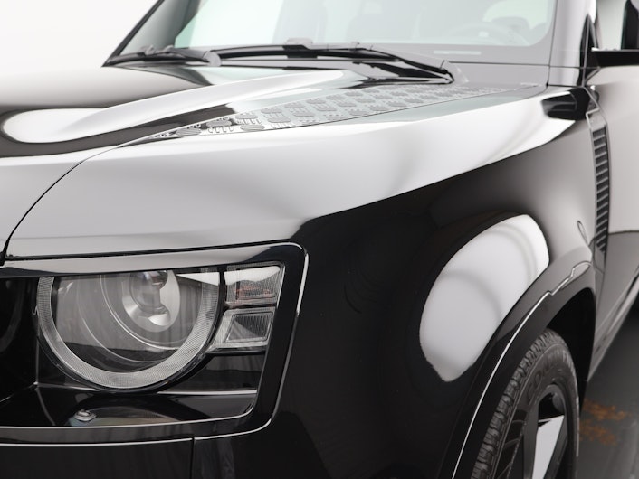 Vehicle image LAND ROVER DEFENDER