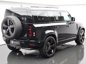 Vehicle image LAND ROVER Defender 110 3.0 D I6 300 X-Dynamic HSE