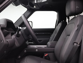 Vehicle image LAND ROVER Defender 110 3.0 D I6 300 X-Dynamic HSE