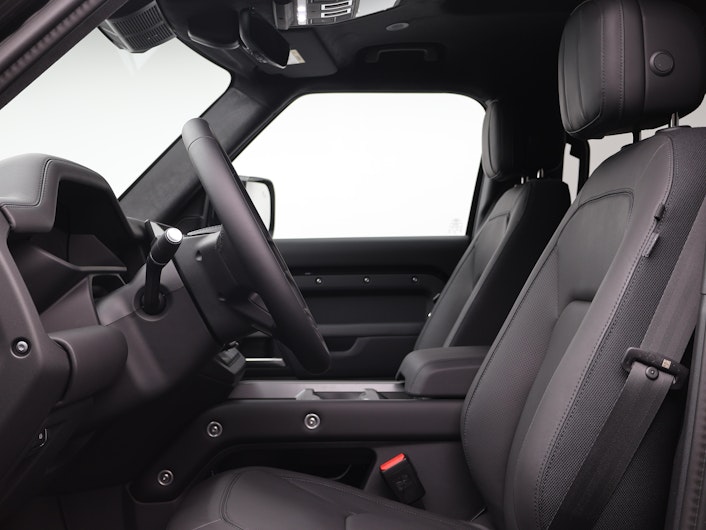 Vehicle image LAND ROVER DEFENDER