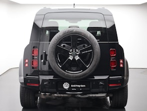 Vehicle image LAND ROVER Defender 110 3.0 D I6 300 X-Dynamic HSE