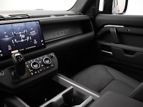 Vehicle image LAND ROVER Defender 110 3.0 D I6 300 X-Dynamic HSE