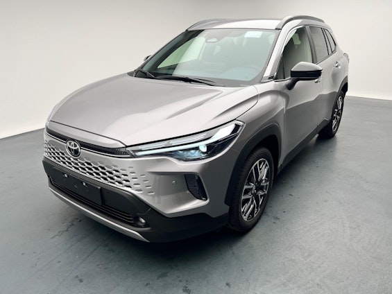 First vehicle image