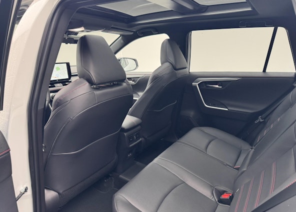 Vehicle image 6 Vehicle image 6