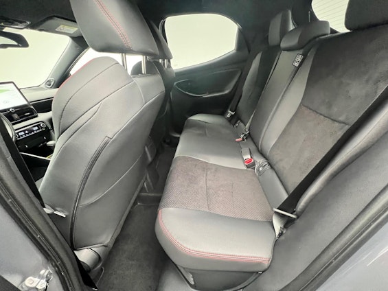 Vehicle image 7