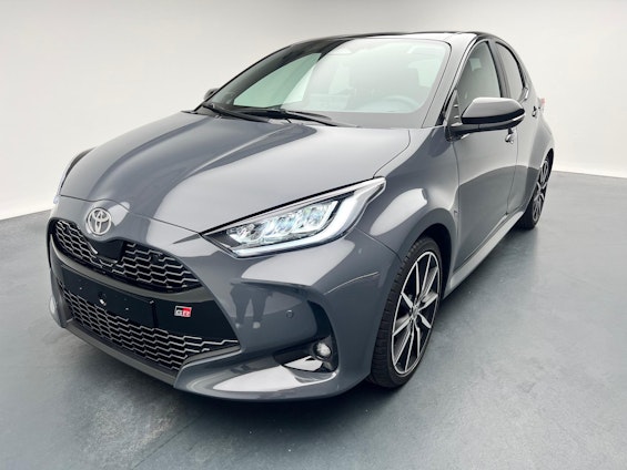 First vehicle image