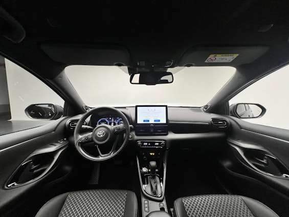 Vehicle image 7