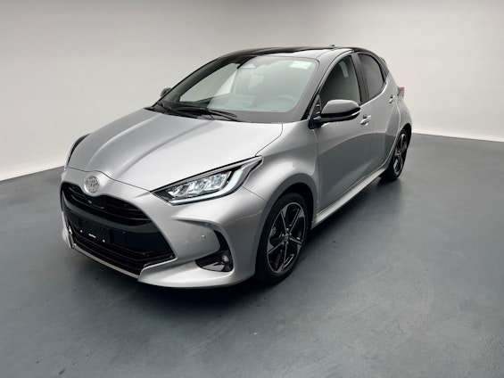 First vehicle image
