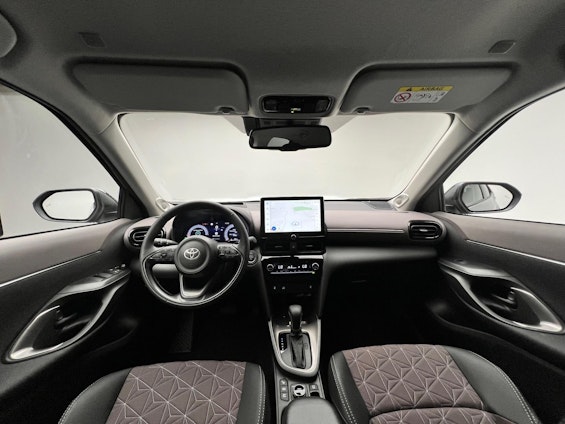 Vehicle image 7