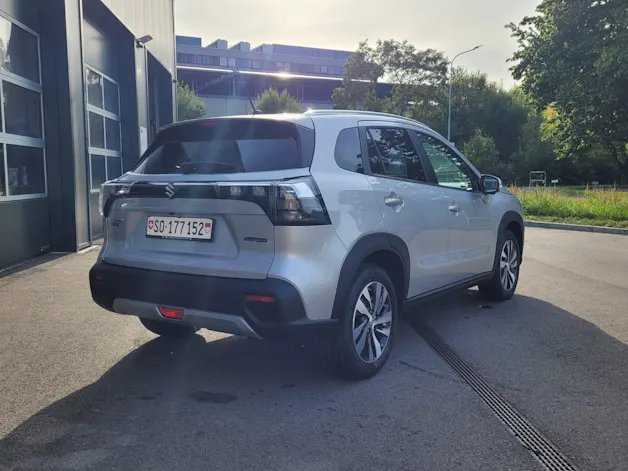 Suzuki S-Cross 1.5 Compact Top Hybrid 4x4