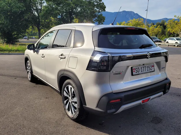 Suzuki S-Cross 1.5 Compact Top Hybrid 4x4
