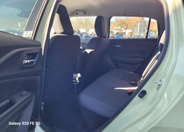 Vehicle image 14 Vehicle image 14