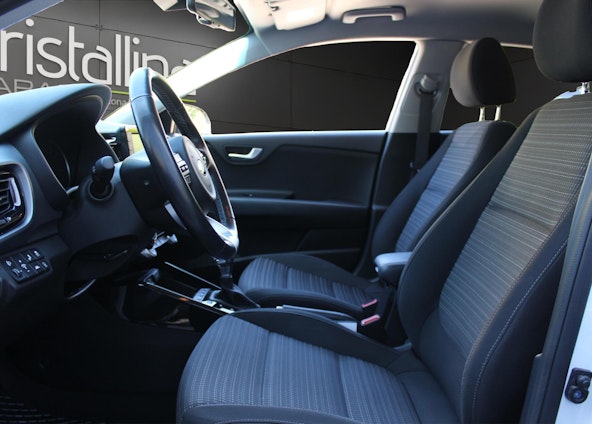 Vehicle image 6 Vehicle image 6