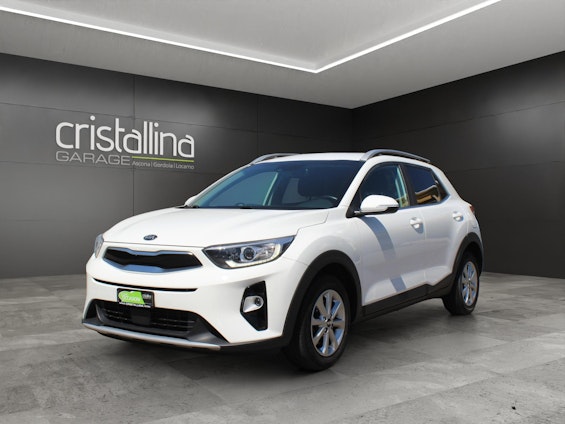First vehicle image