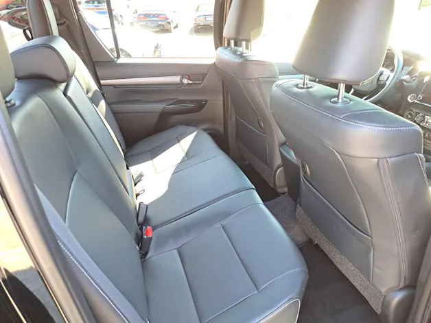 Toyota Hilux Double Cab.-Pick-up 2.8 D-4D 204 Invincible MHEV