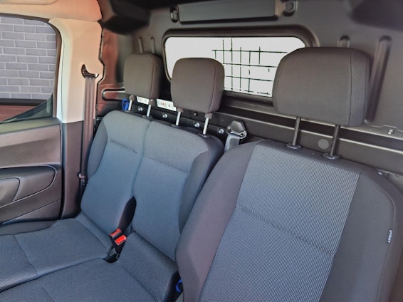 Vehicle image 9 Vehicle image 9