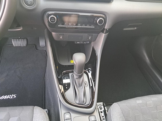 Vehicle image 13 Vehicle image 13