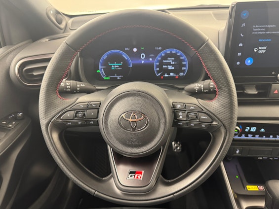 Vehicle image 7