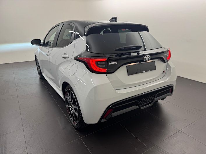 Vehicle image TOYOTA YARIS