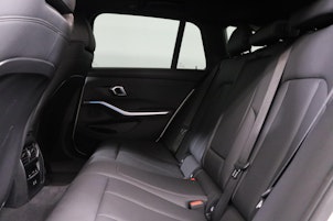 Vehicle image BMW 320d xDrive SAG Touring