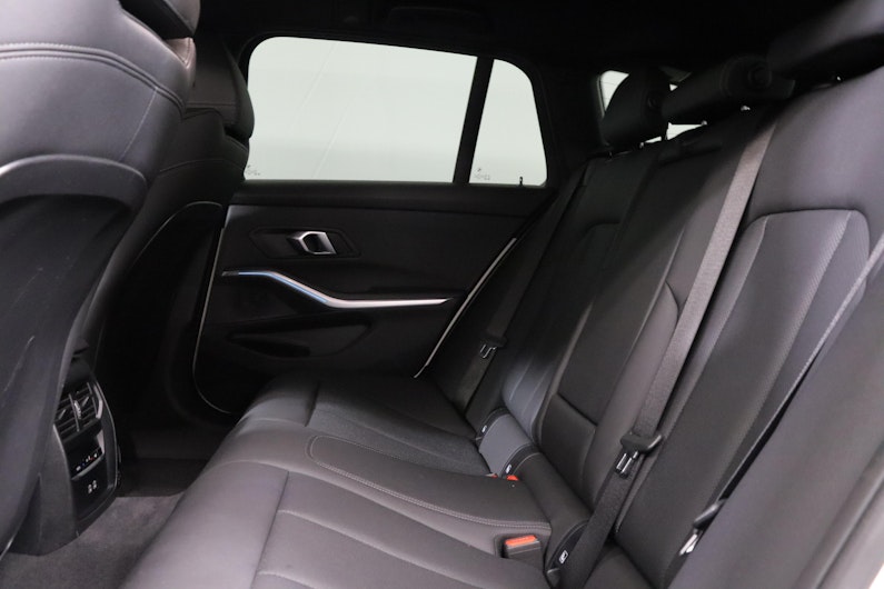 Vehicle image BMW 3 SERIES