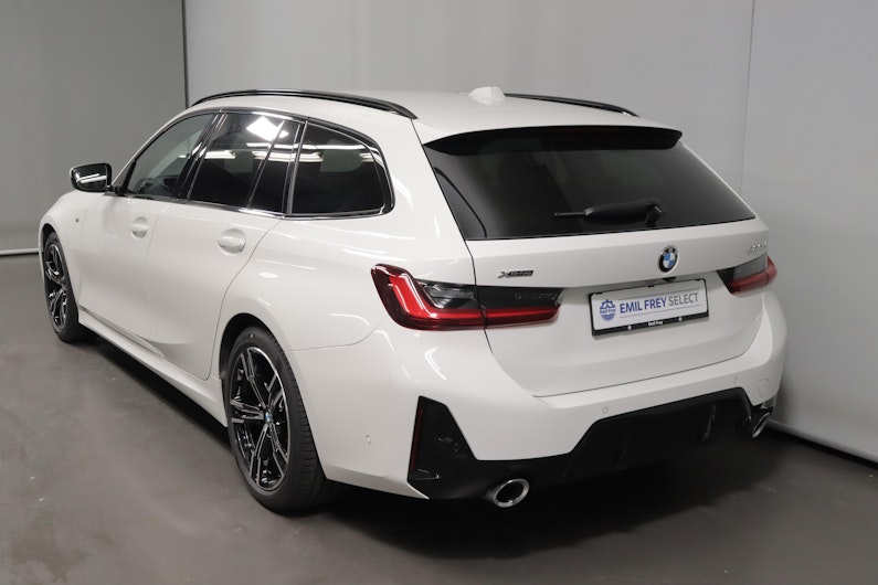 Vehicle image BMW 3 SERIES