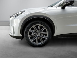 Vehicle image LEXUS LBX 1.5 Hybrid Elegant