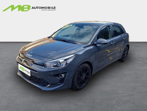 First vehicle image