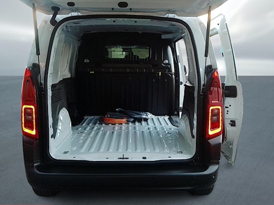 Vehicle image 6 Vehicle image 6