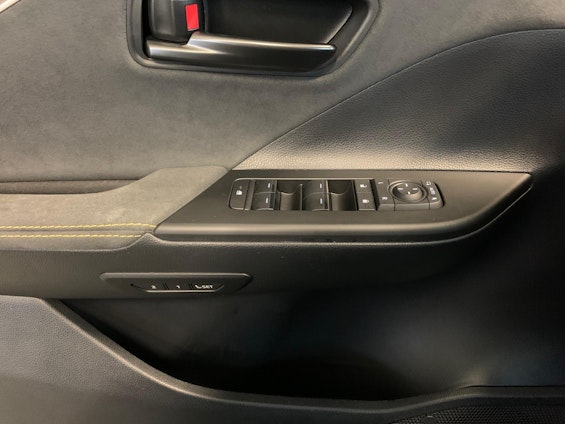 Vehicle image 6 Vehicle image 6