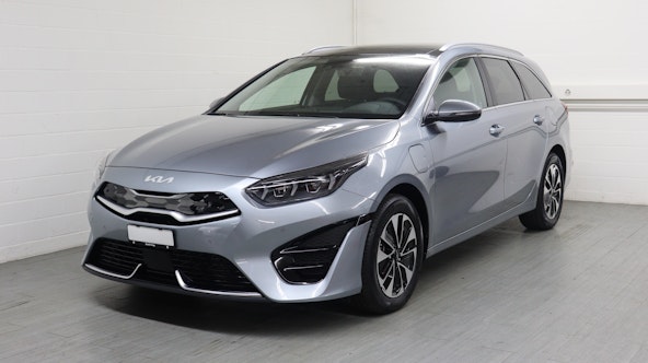 First vehicle image