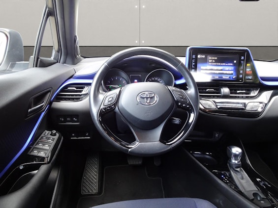 Vehicle image 12