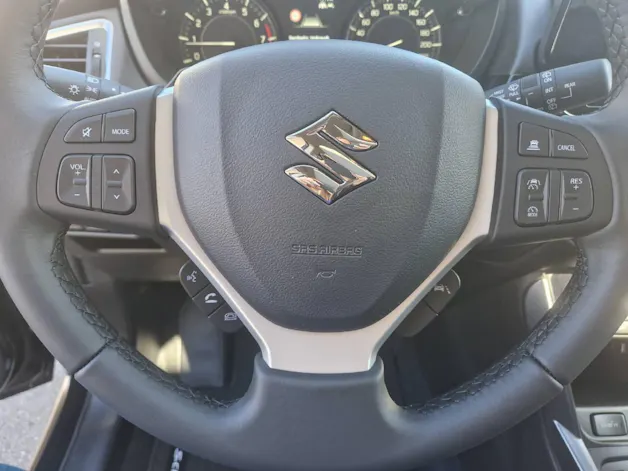 Suzuki S-Cross 1.5 Compact Top Hybrid 4x4