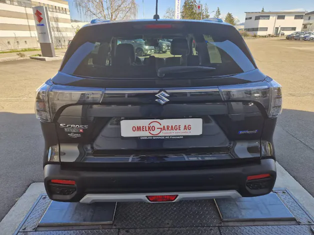Suzuki S-Cross 1.5 Compact Top Hybrid 4x4