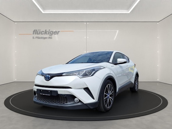 First vehicle image