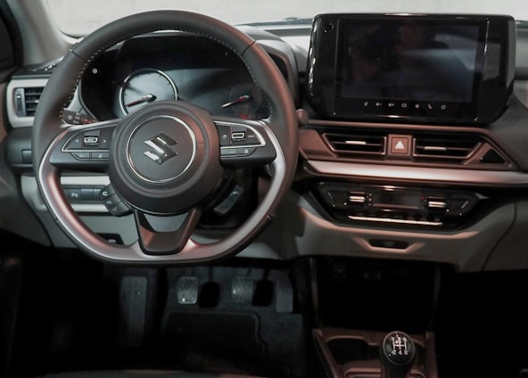 Vehicle image 4 Vehicle image 4