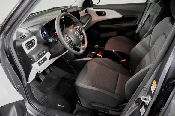 SUZUKI Swift 1.2 Compact Top Hybrid 2