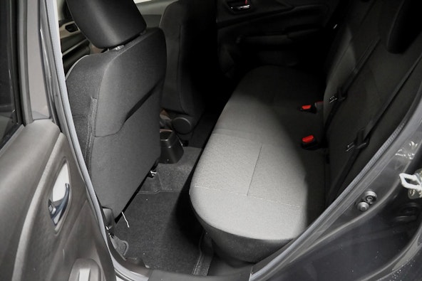 Vehicle image 7 Vehicle image 7