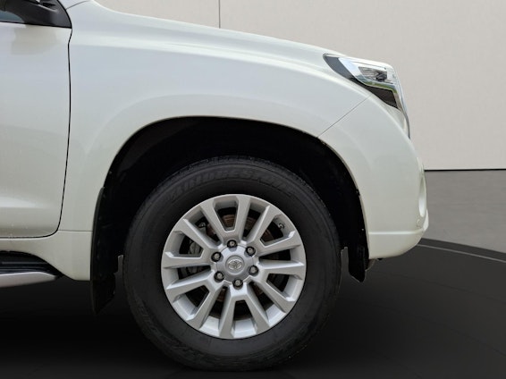 Vehicle image 15 Vehicle image 15