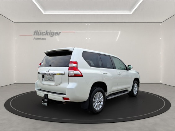 Vehicle image 4 Vehicle image 4