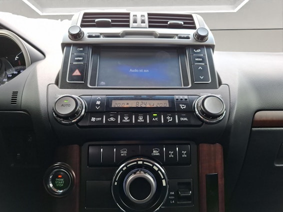 Vehicle image 13 Vehicle image 13