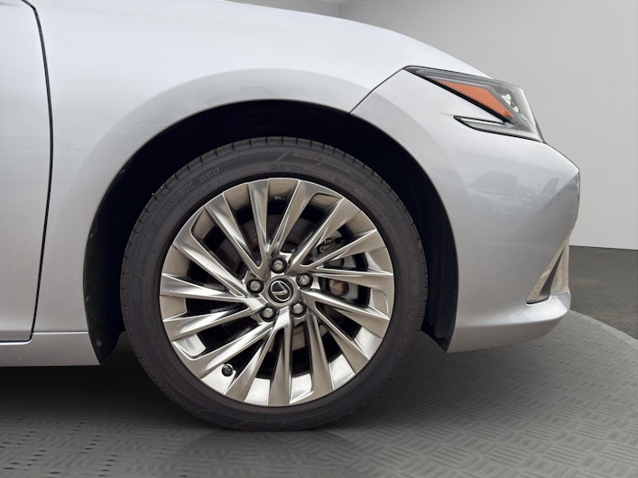 Vehicle image LEXUS ES