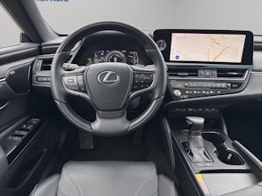 Vehicle image LEXUS ES 300h Excellence