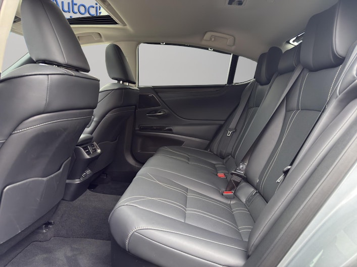 Vehicle image LEXUS ES