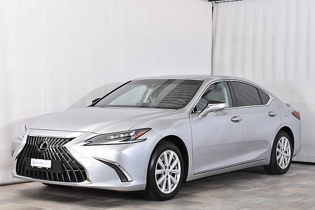 LEXUS ES 300h Excellence: Jetzt Probefahrt buchen!