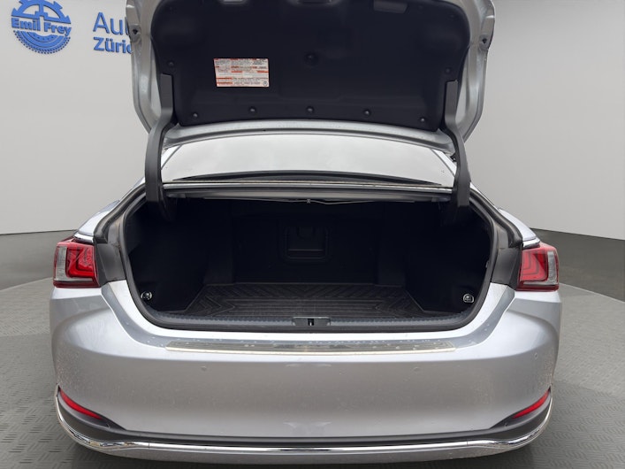 Vehicle image LEXUS ES