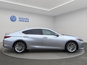 Vehicle image LEXUS ES 300h Excellence